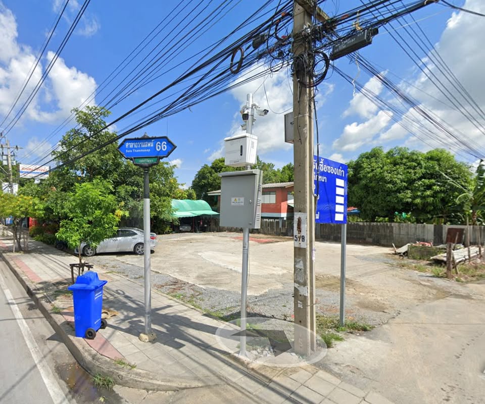 ถนนทางเข้าพื้นที่